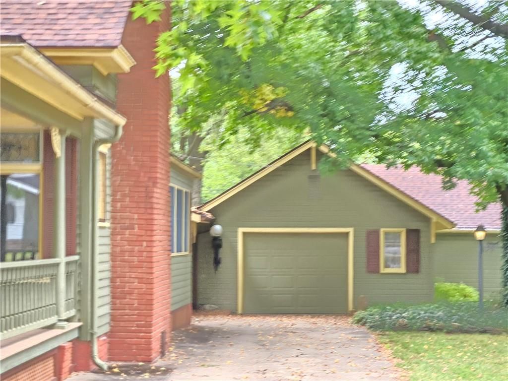 1002 E Main Street — photo 13