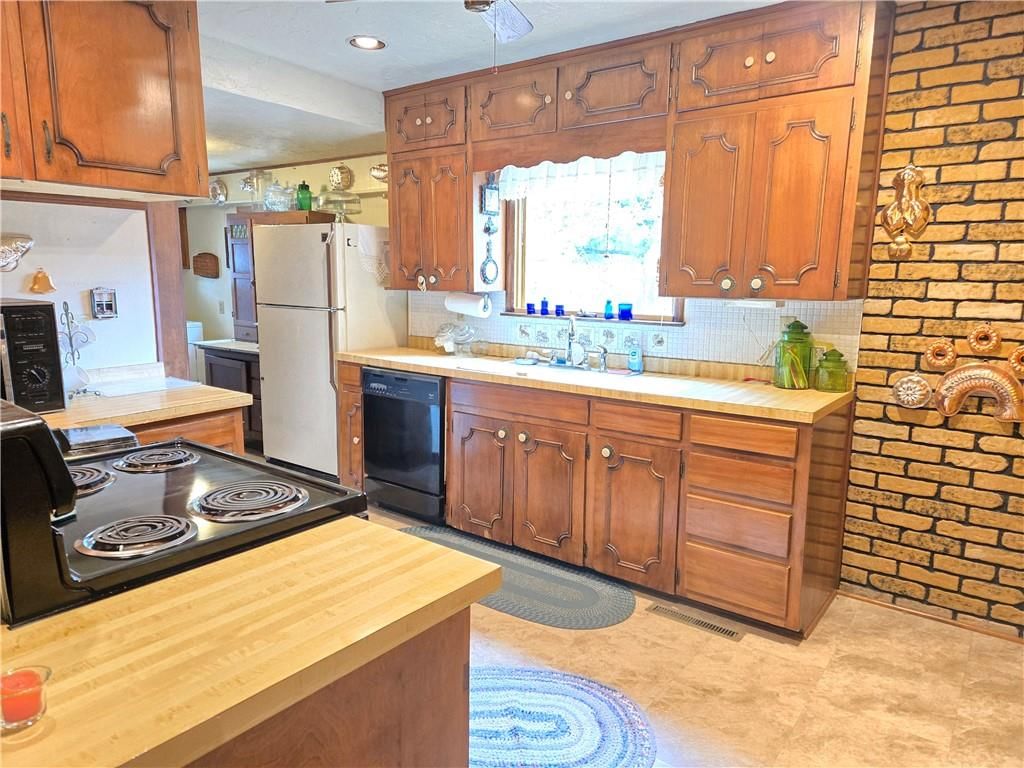 1002 E Main Street — photo 28