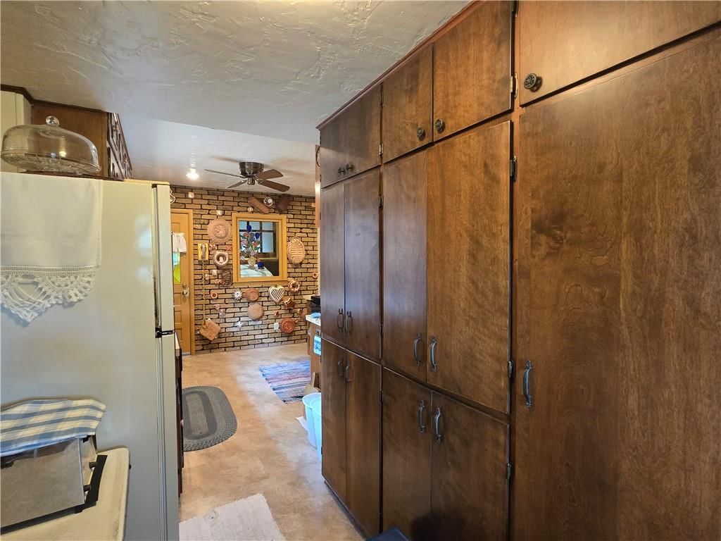 1002 E Main Street — photo 33