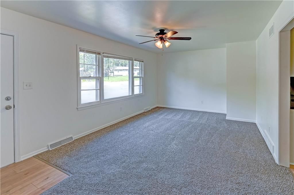 8805 Grandview Street — photo 4