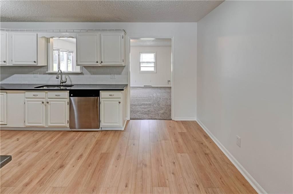 8805 Grandview Street — photo 7