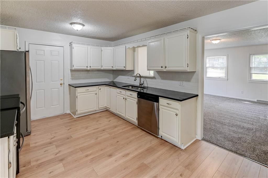 8805 Grandview Street — photo 12