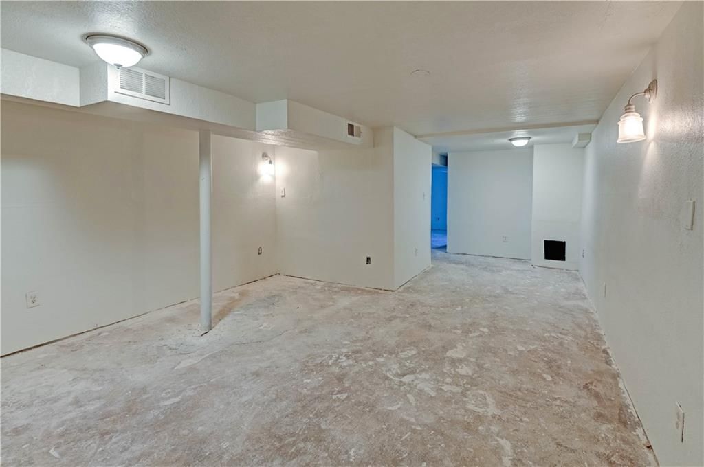 8805 Grandview Street — photo 31