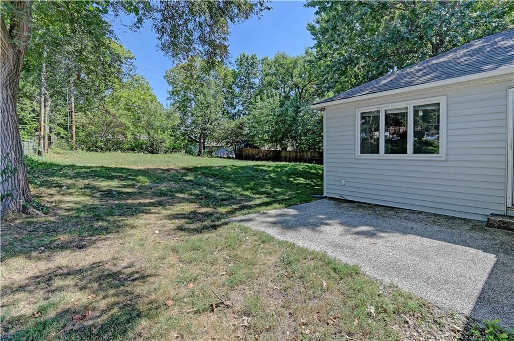 8805 Grandview Street — photo 37