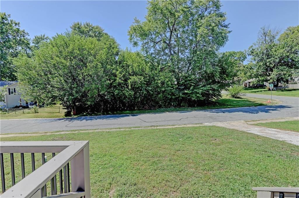 8805 Grandview Street — photo 46