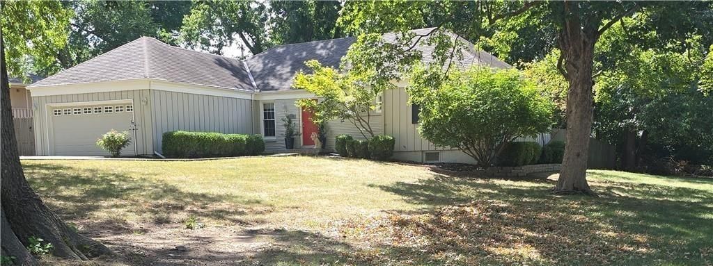 Photo 3 of 37 - 8100 Beverly Drive