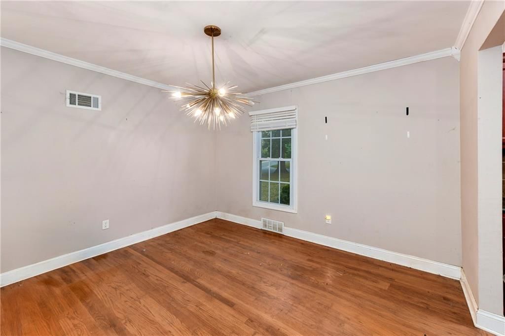 Photo 8 of 37 - 8100 Beverly Drive