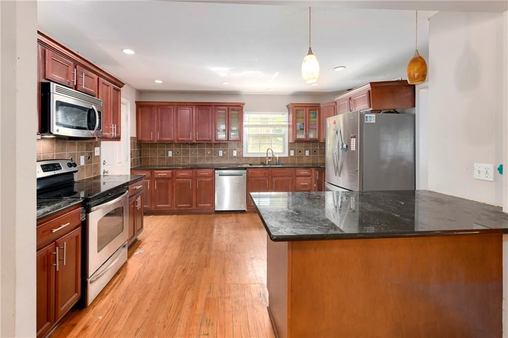 Photo 11 of 37 - 8100 Beverly Drive