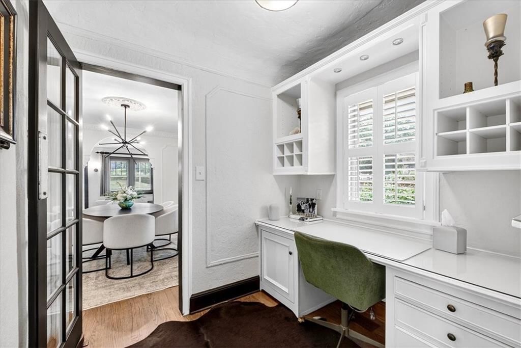 Photo 13 of 75 - 6637 Oak Street