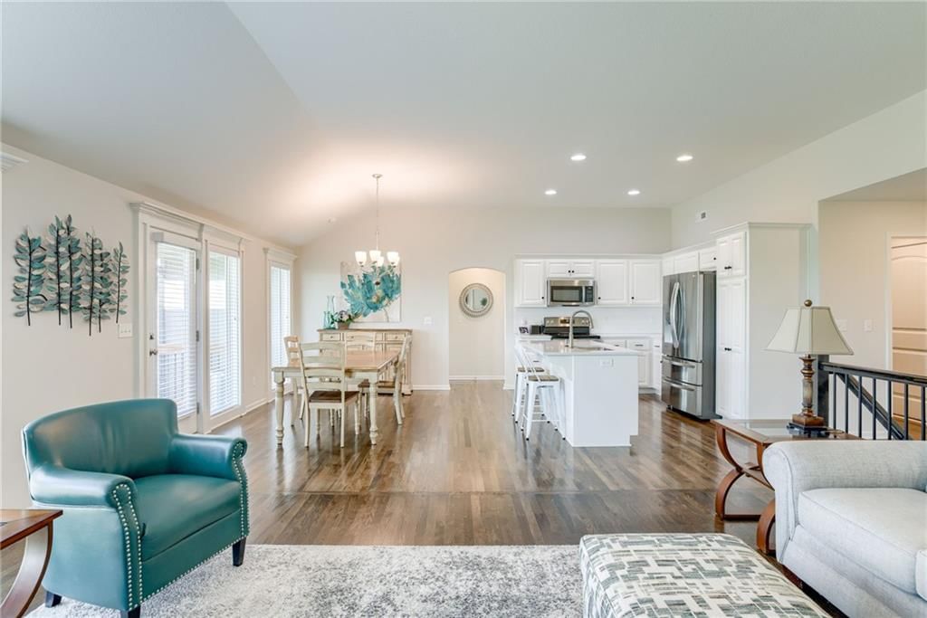 Photo 6 of 28 - 5007 NE 102nd Street