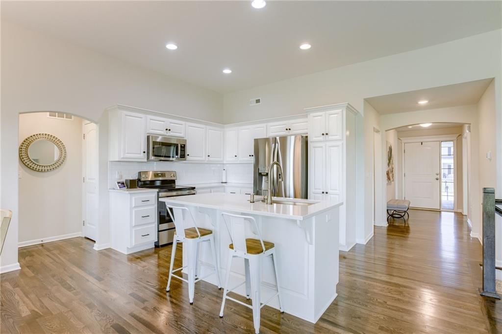 Photo 9 of 28 - 5007 NE 102nd Street