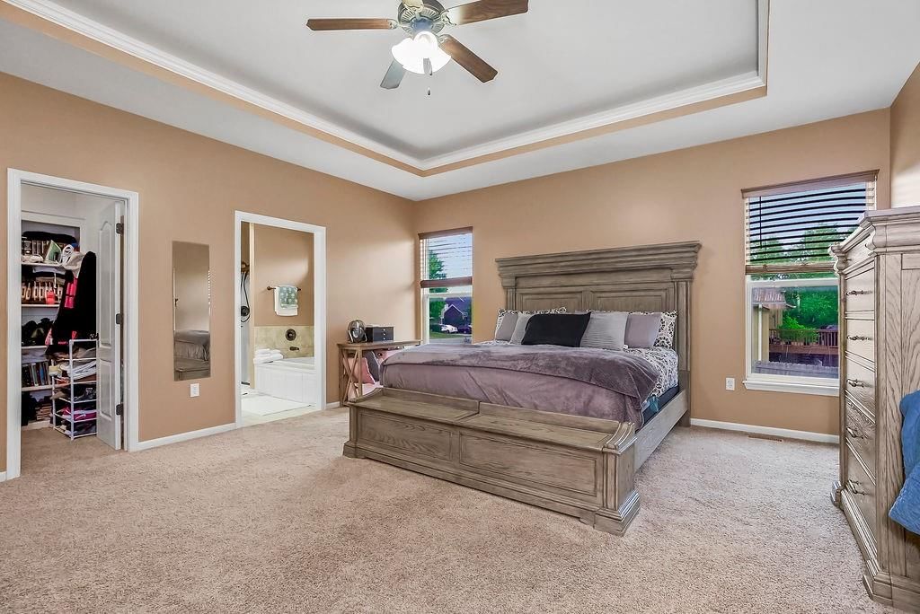 Photo 17 of 30 - 415 Eagle Glen Drive