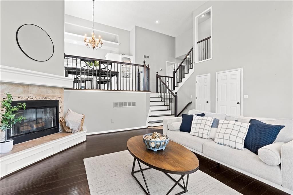 Photo 11 of 43 - 18432 Spruce Street