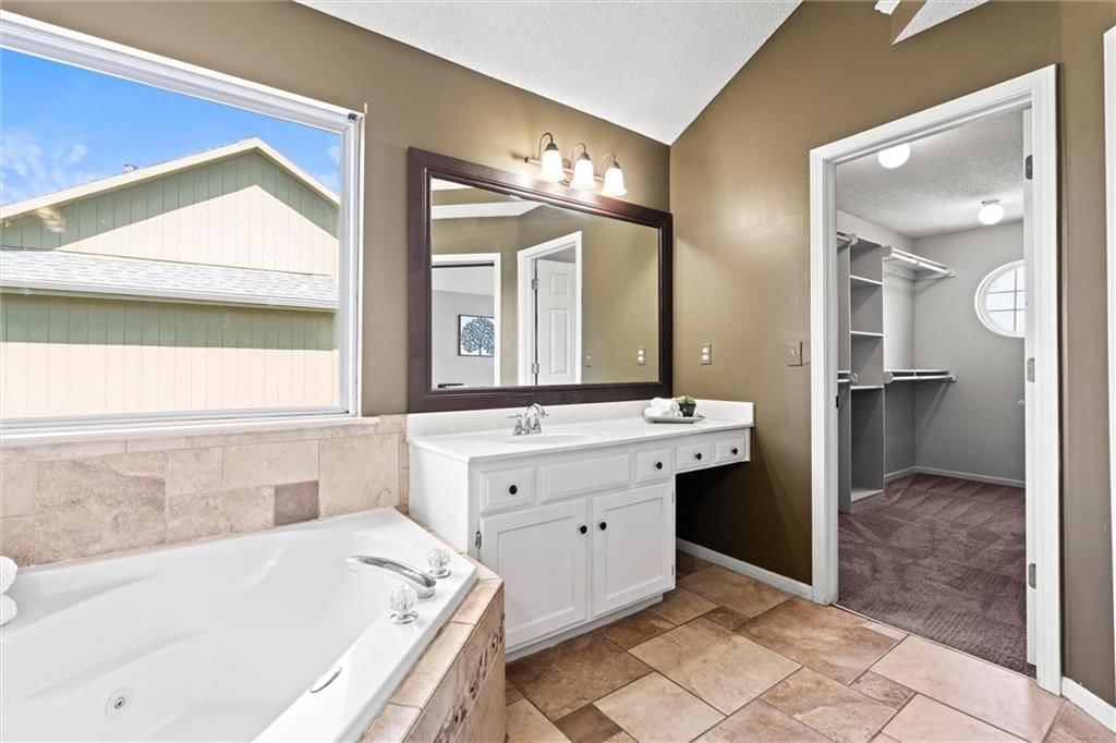 Photo 22 of 43 - 18432 Spruce Street