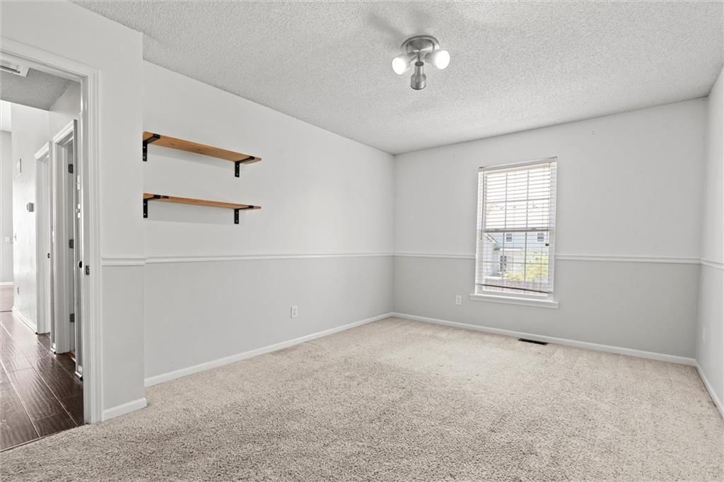Photo 26 of 43 - 18432 Spruce Street