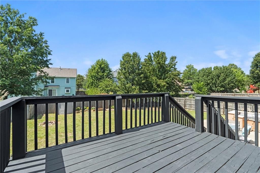 Photo 34 of 43 - 18432 Spruce Street