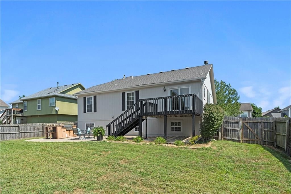 Photo 38 of 43 - 18432 Spruce Street