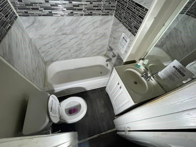 Photo 11 of 20 - 3207 E 62ND Street