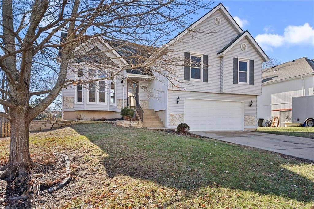 8403 W 150th Street, Overland Park, KS