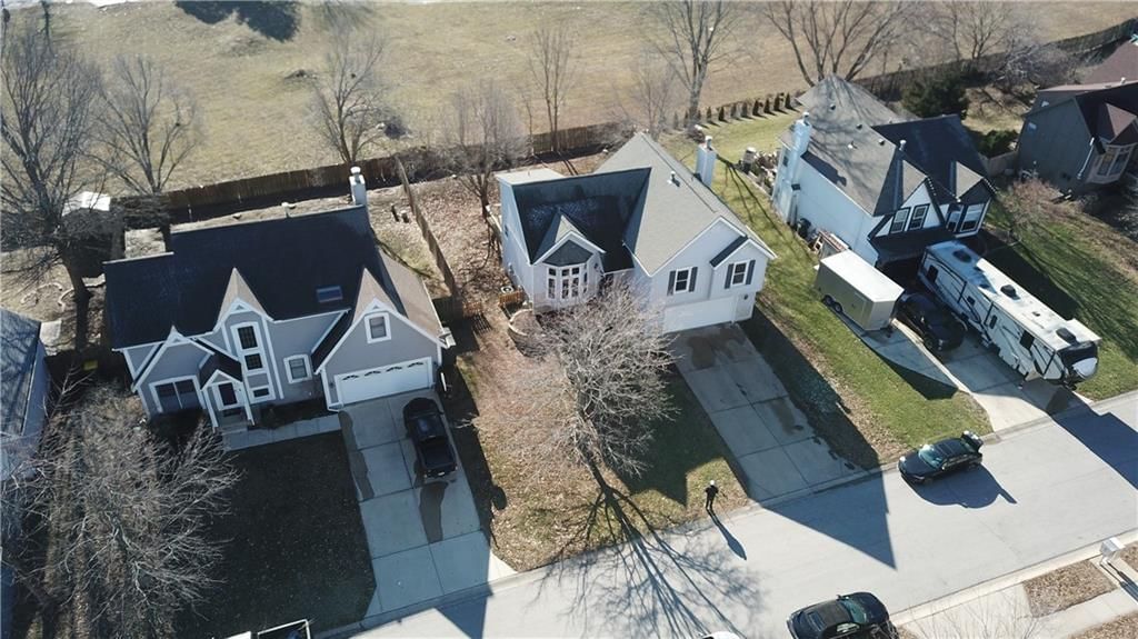 8403 W 150th Street — photo 2