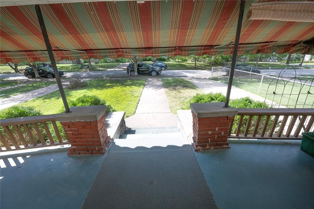 5809 Kenwood Avenue — photo 2