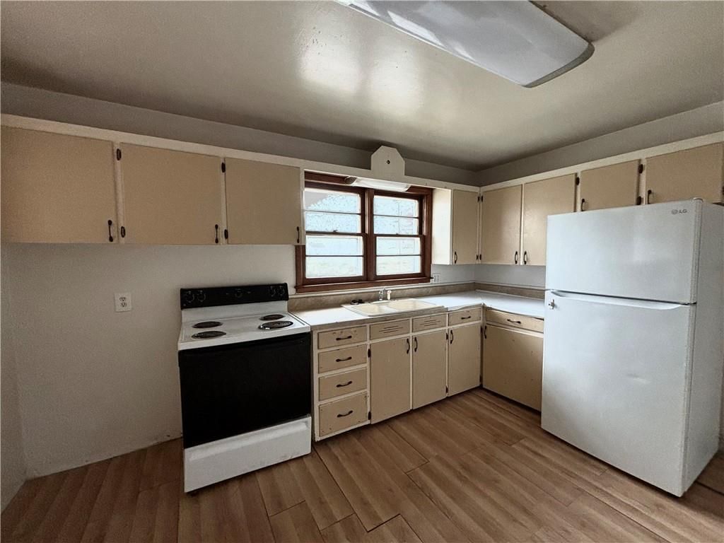 Photo 4 of 17 - 2312 Colhoun Street