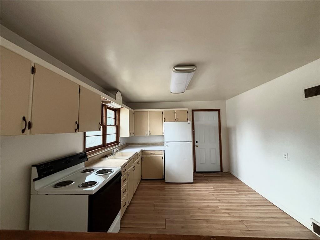Photo 5 of 17 - 2312 Colhoun Street