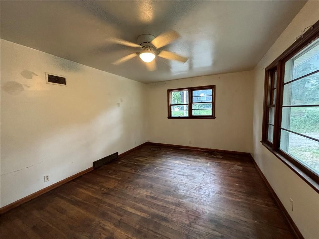 Photo 8 of 17 - 2312 Colhoun Street