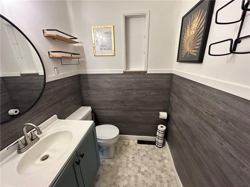 621 Charlotte Street — photo 9