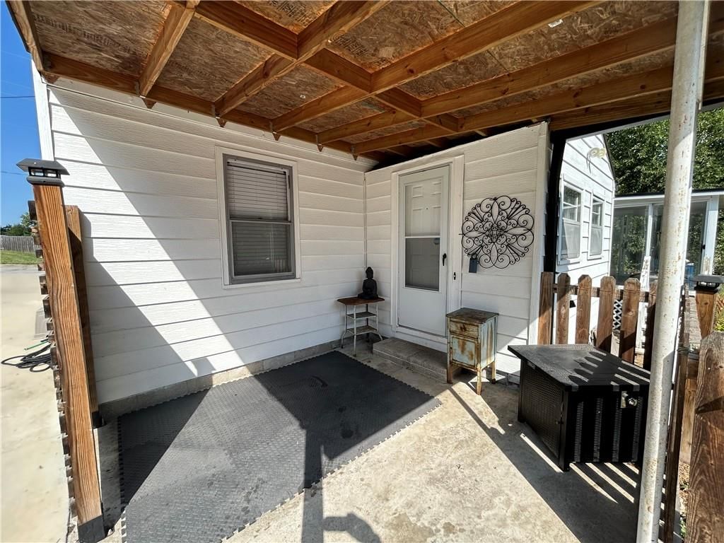 621 Charlotte Street — photo 13
