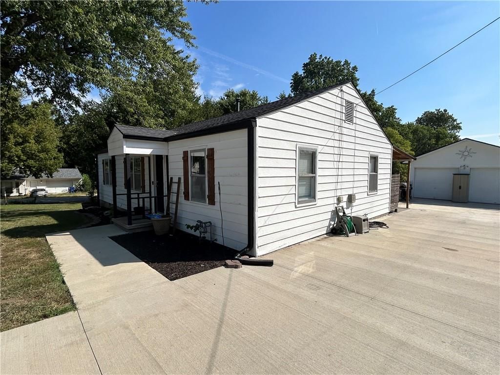 621 Charlotte Street — photo 18