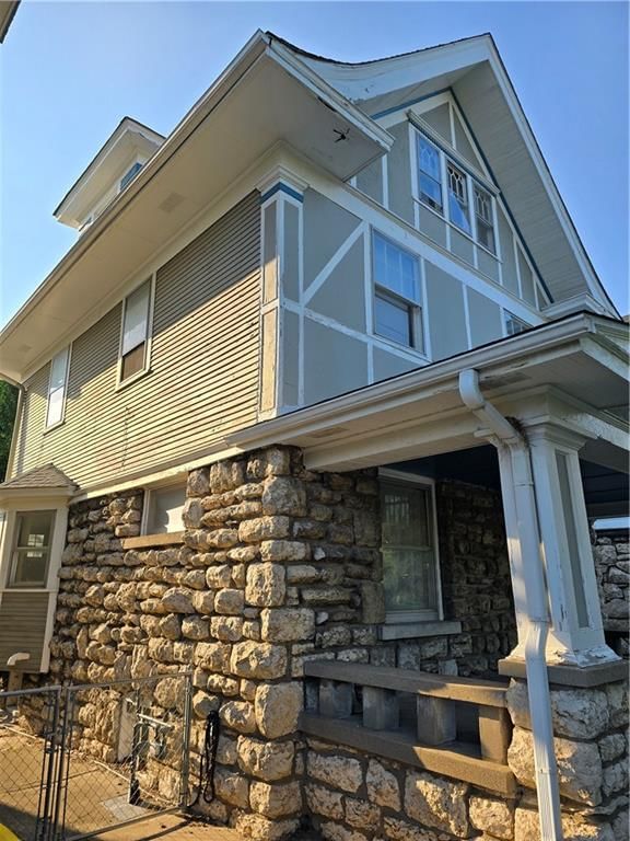 2620 Charlotte Street — photo 4