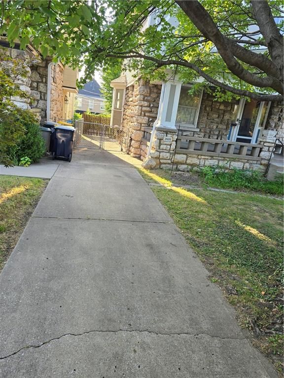 2620 Charlotte Street — photo 5