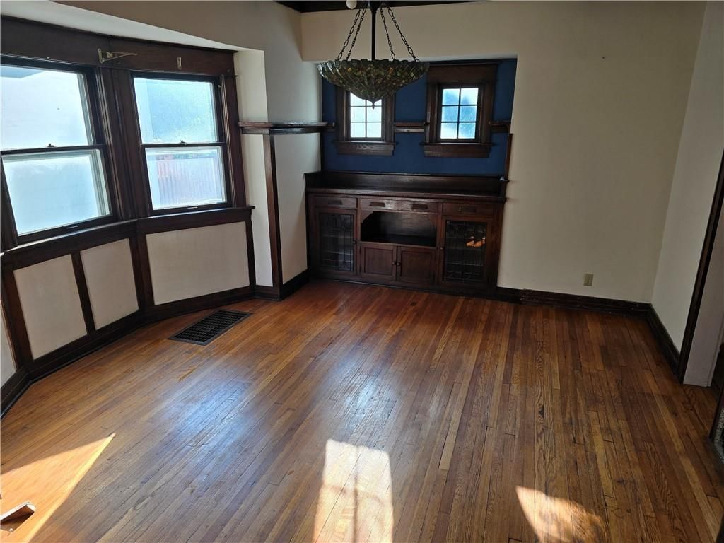 2620 Charlotte Street — photo 13