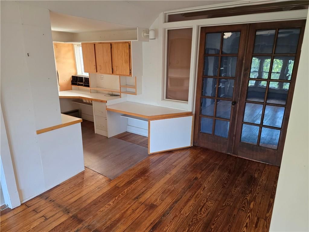 2620 Charlotte Street — photo 36