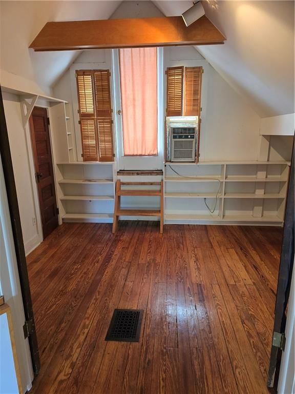 2620 Charlotte Street — photo 37
