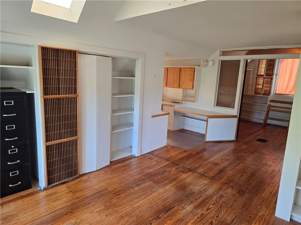 2620 Charlotte Street — photo 42