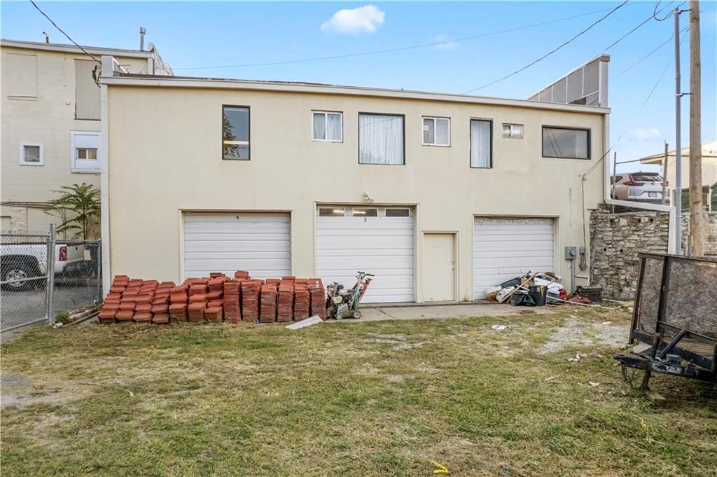 1119-1125 Merriam Lane — photo 4