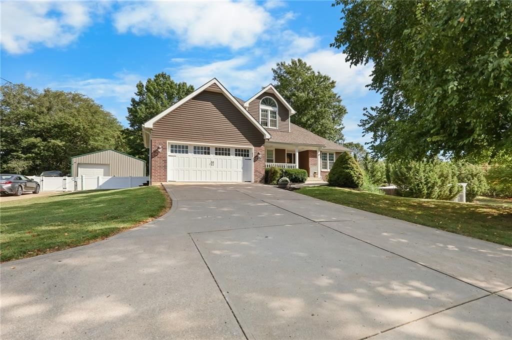 15196 Parallel Road, Basehor, KS