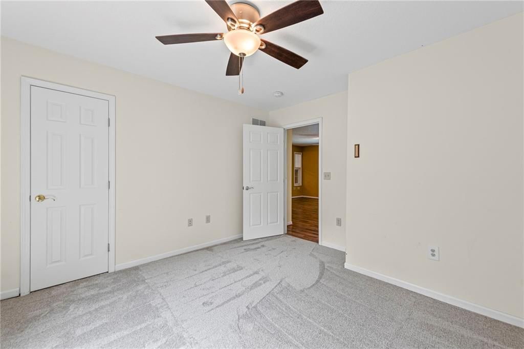 Photo 15 of 41 - 14141 Stillwell Road