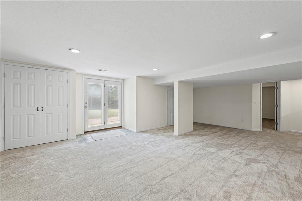 Photo 19 of 41 - 14141 Stillwell Road