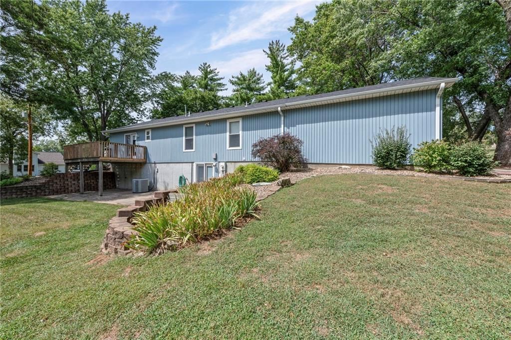 Photo 27 of 41 - 14141 Stillwell Road