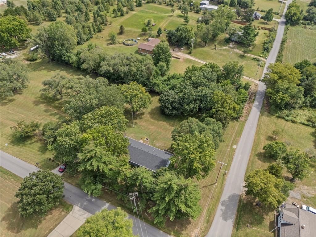 Photo 33 of 41 - 14141 Stillwell Road