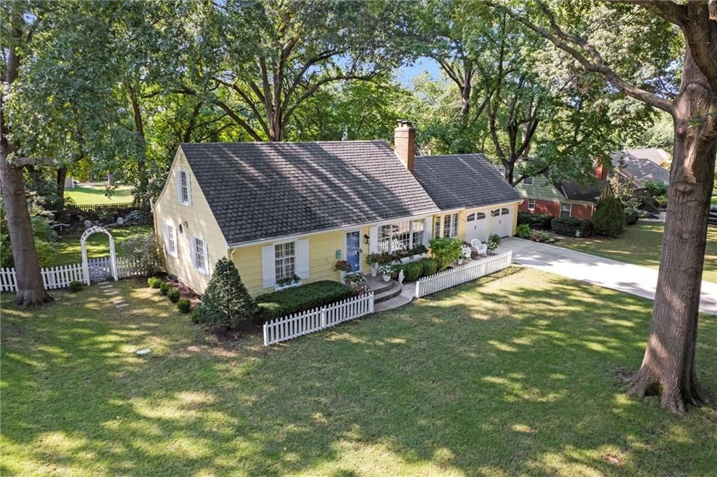 Photo 37 of 41 - 8600 Sagamore Road
