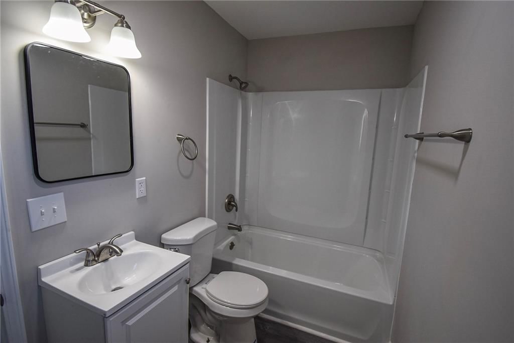 209 Main Street — photo 11