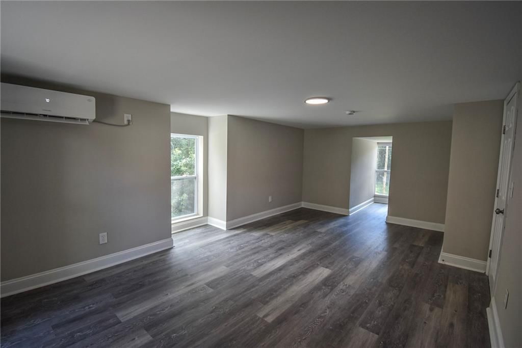 209 Main Street — photo 14