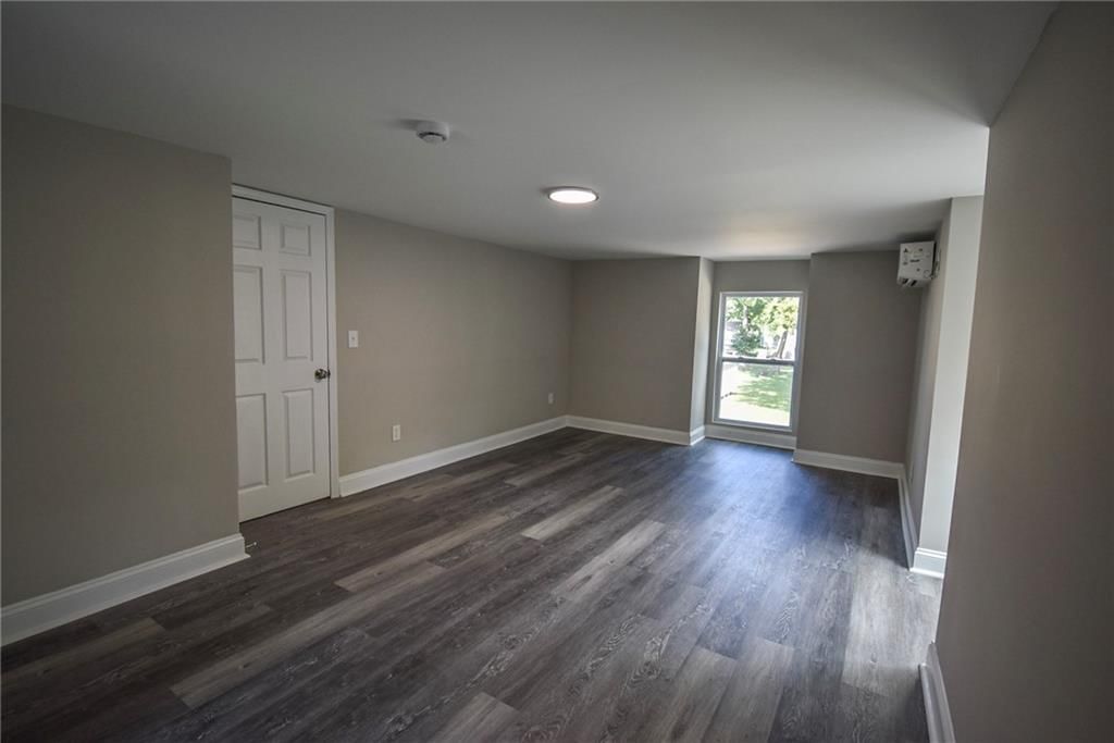 209 Main Street — photo 15
