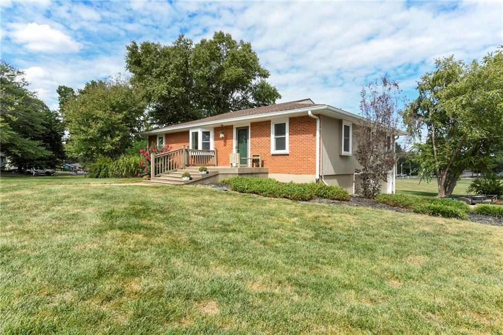 105 17th Avenue S, Greenwood, MO