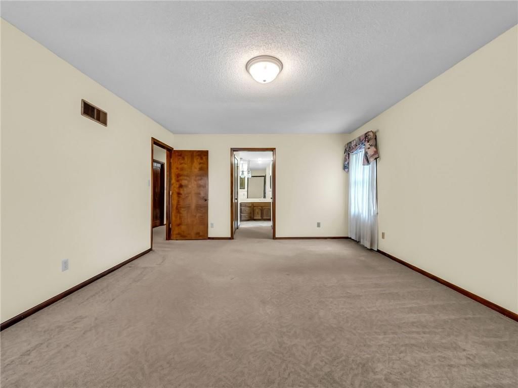 907 N Forest Lane — photo 26