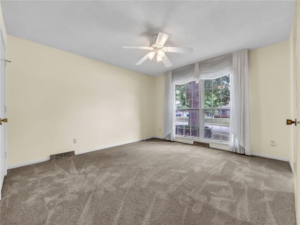 907 N Forest Lane — photo 32
